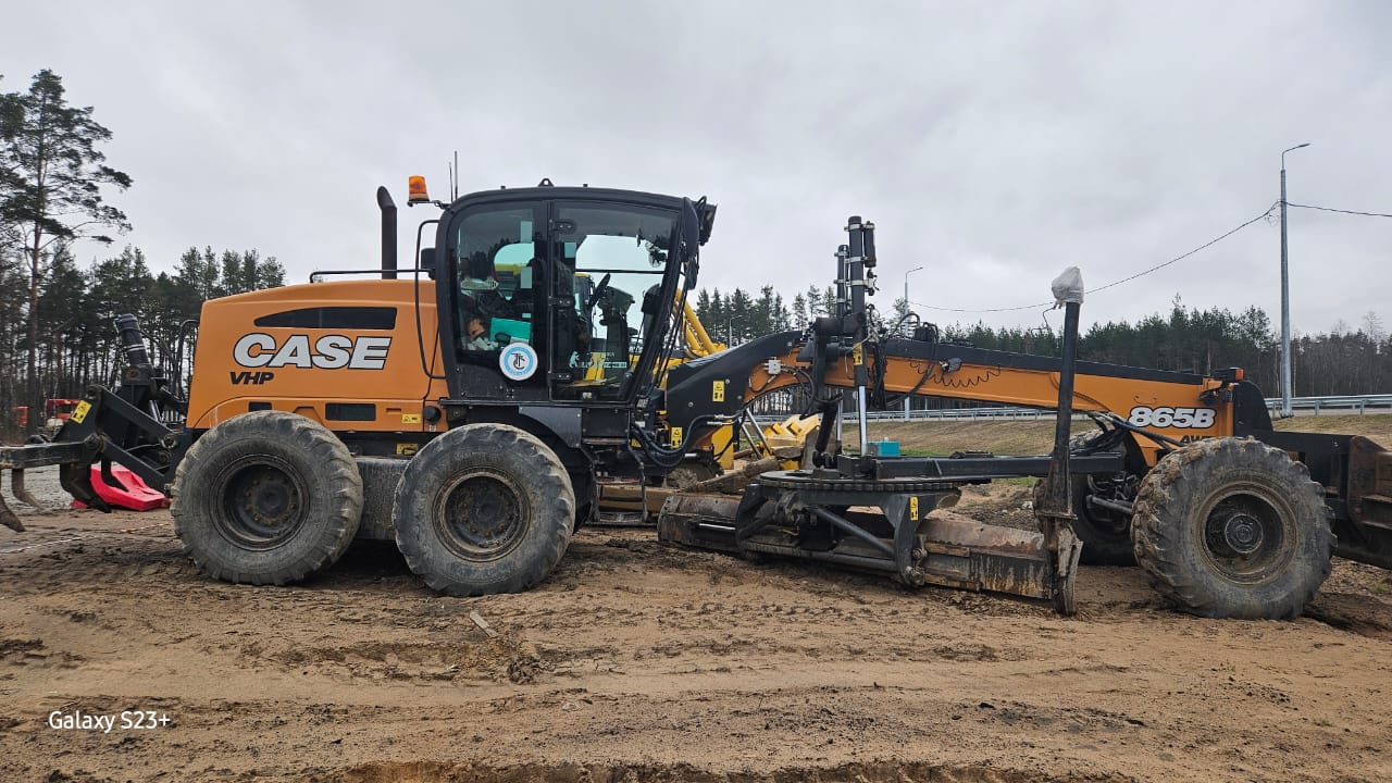 Парк спецтехники с наработкой ТЕХБАЗА постоянно обновляется Volvo, Komatsu, Case и др.